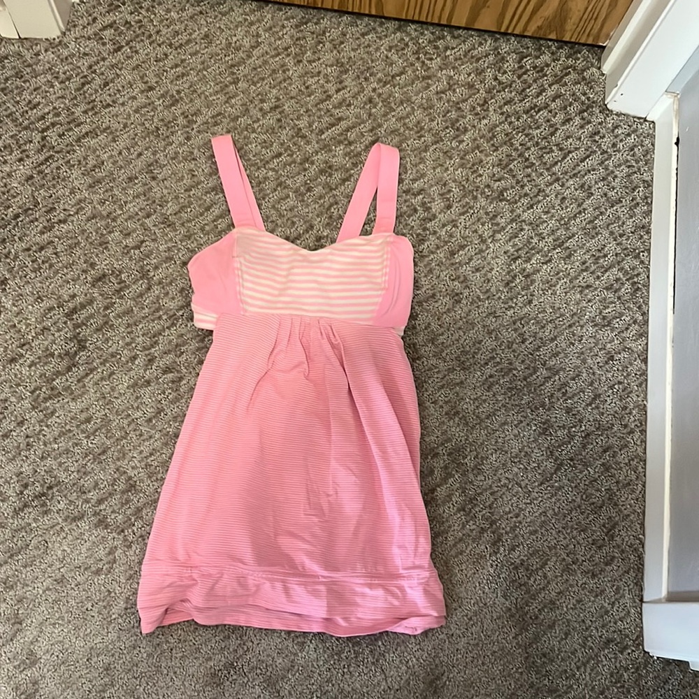 Pink flowy lululemon tank